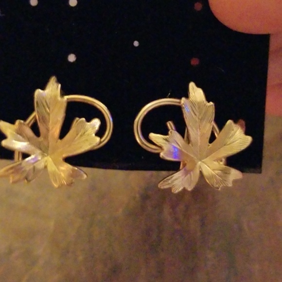 Gold Leaf Autumn Clip Earrings - Picture 3 of 6